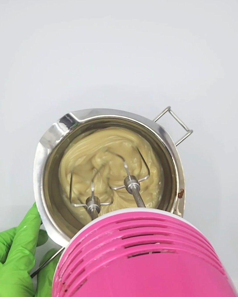 How to make a pumpkin spice whipped body butter