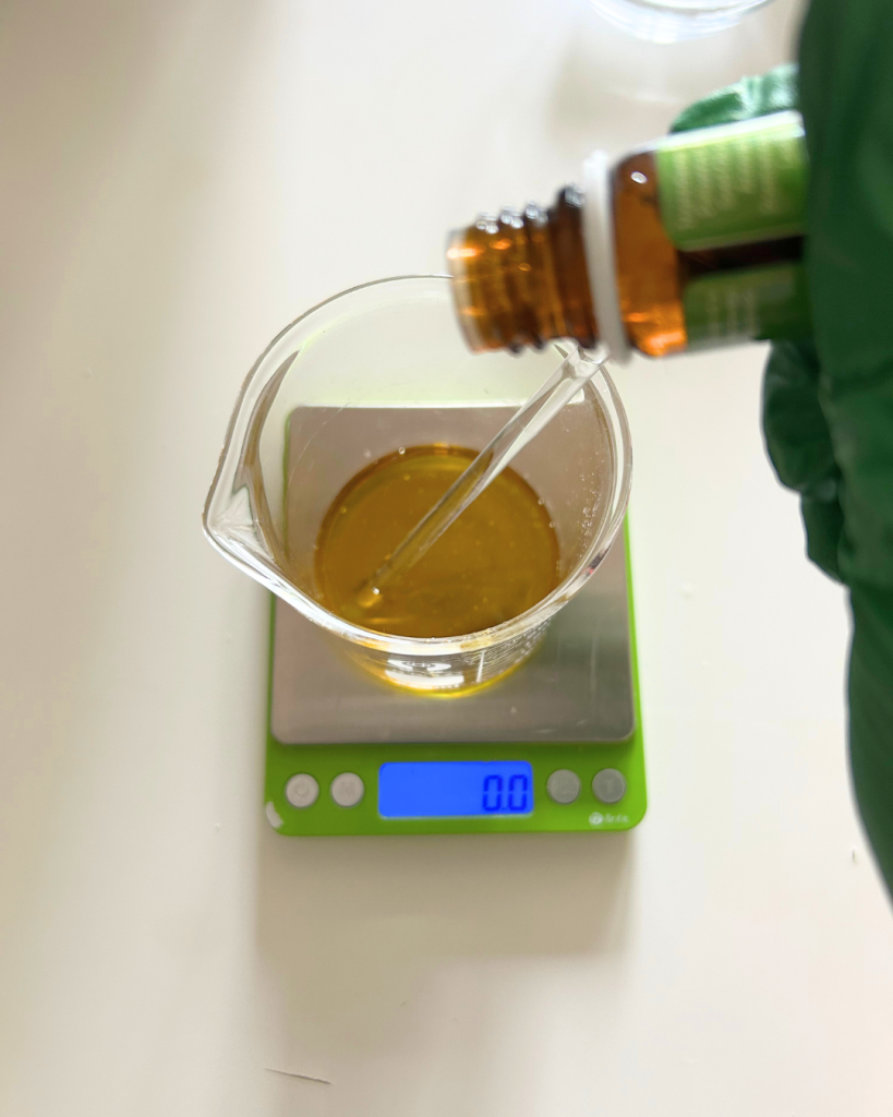 How to make a DIY cranberry sugar crush body scrub