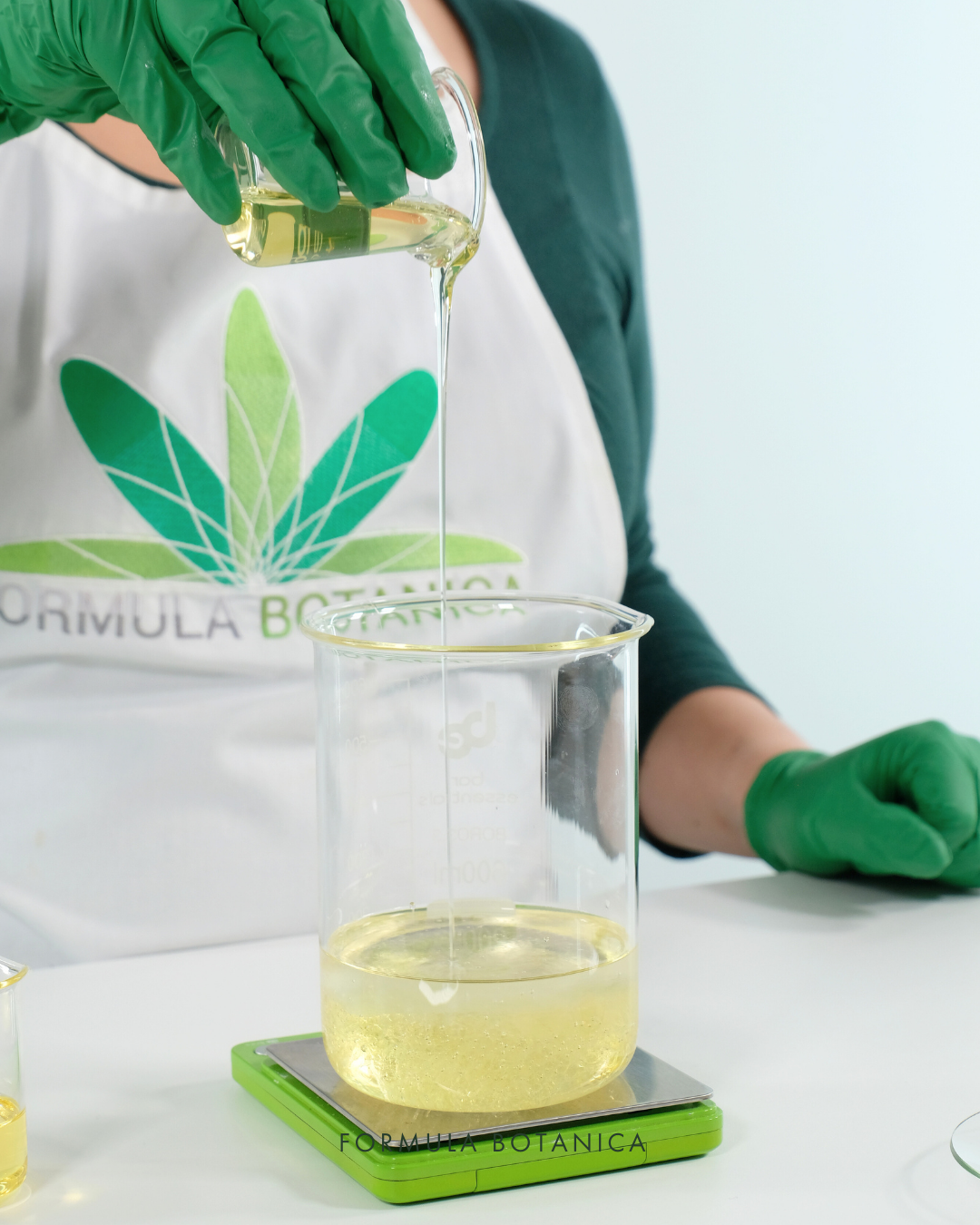 How to make a blooming bath oil in 10 minutes (no experience needed)