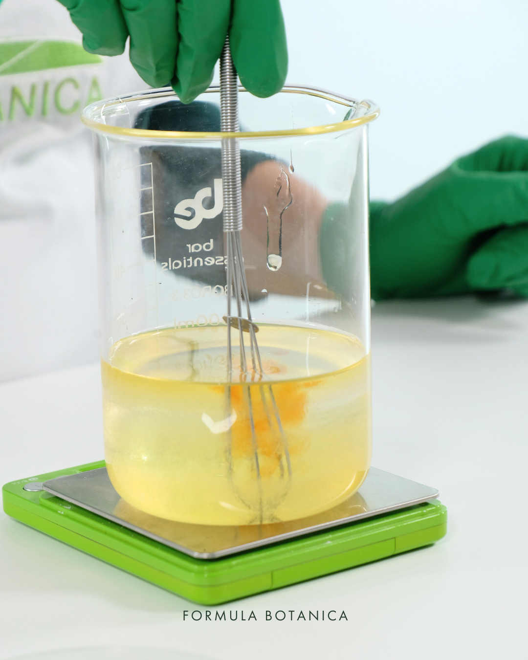 How to make a blooming bath oil in 10 minutes (no experience needed)